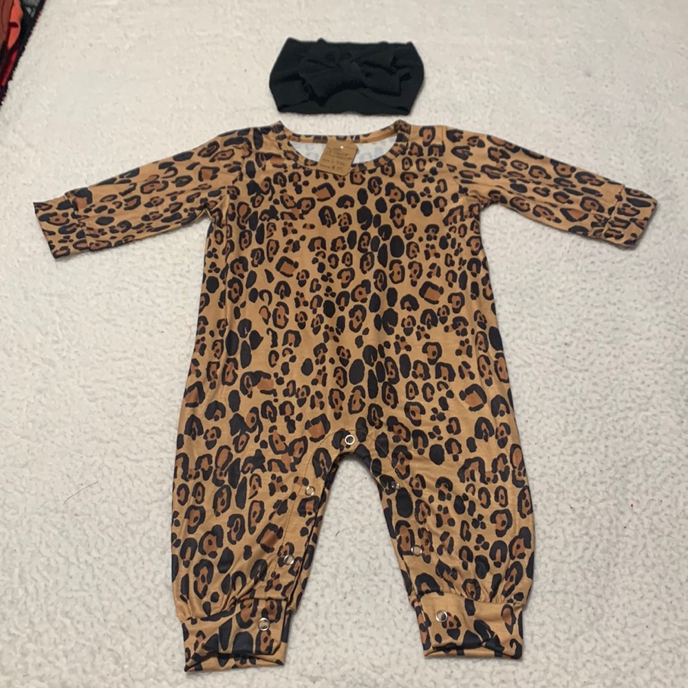 Boutique 1PC Leopard Print Outfit with Headband, NWT’s, Size 6-9 Months